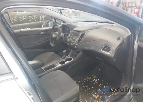 2018 Chevrolet Cruze Lt Auto z USA, uszkodzony, nr VIN 1G1BE5SM8J7143741